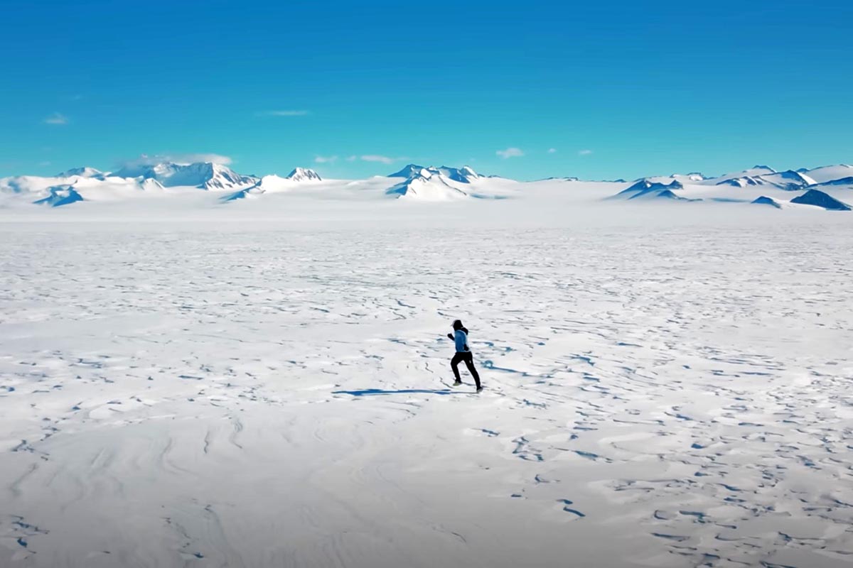 ‘White Horizon’: Brazilian Ultrarunner Smashes FKT on Antarctica’s Mount Vinson